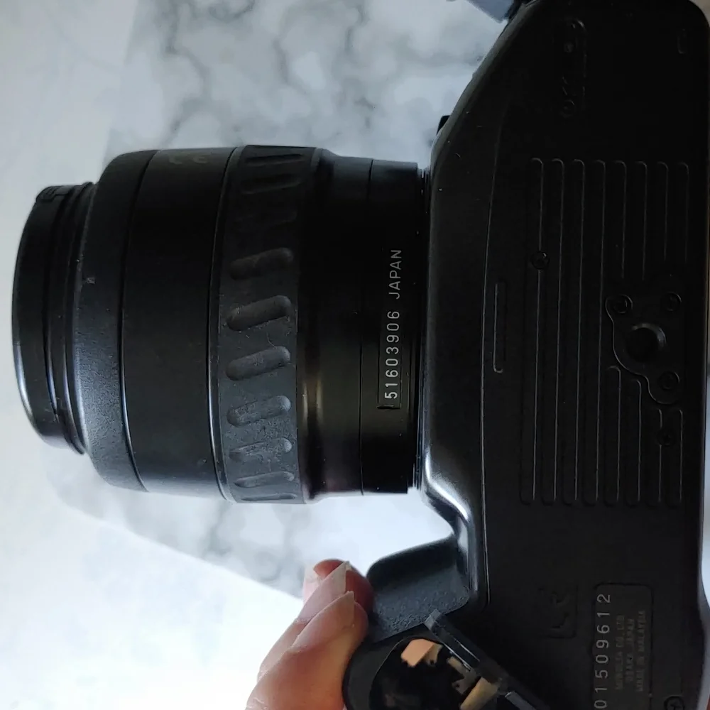 Vintage Minolta Camera - Picture 10 of 14